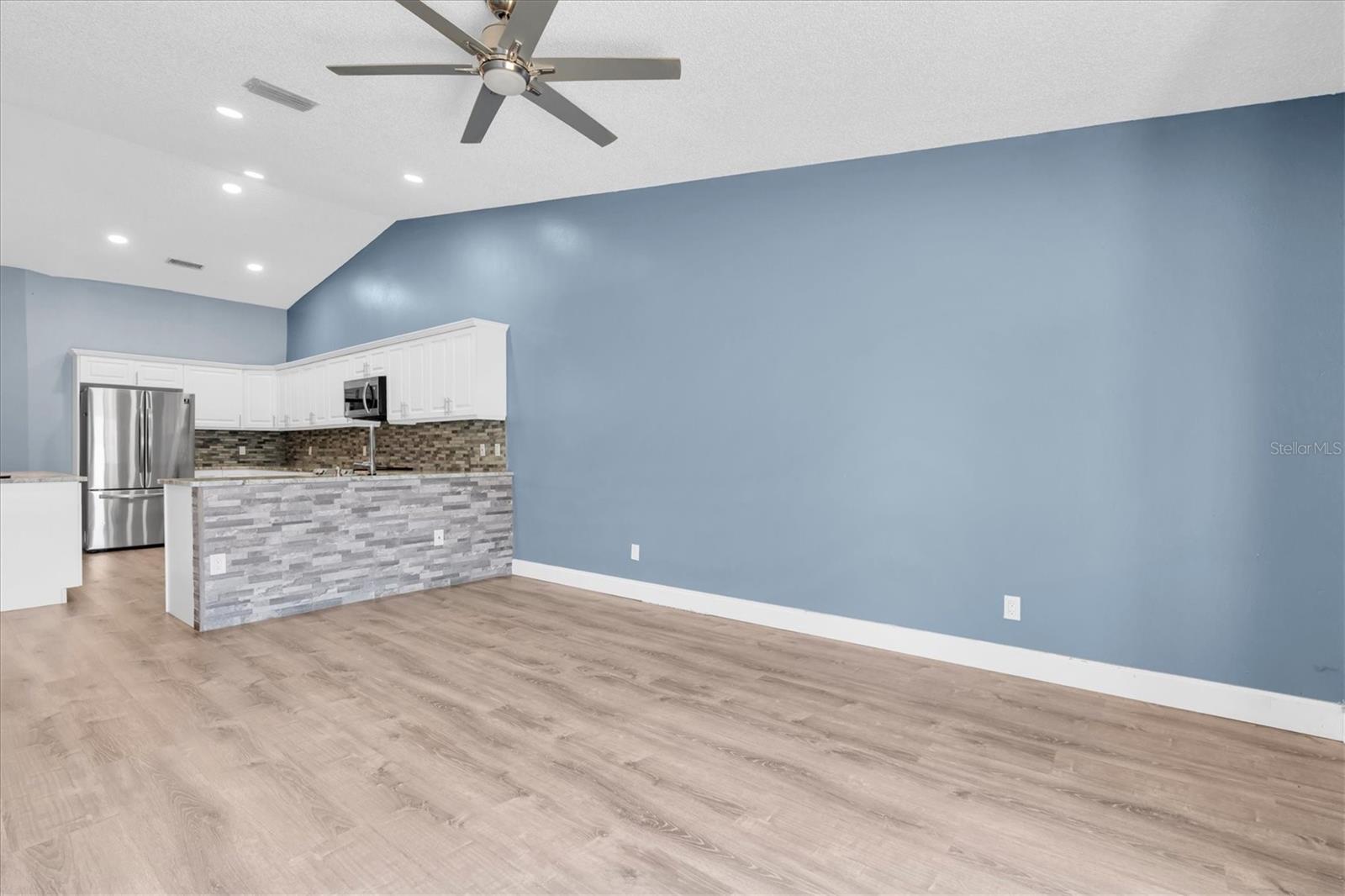 9735 CYPRESS SHADOW AVE, TAMPA, FL, 33647