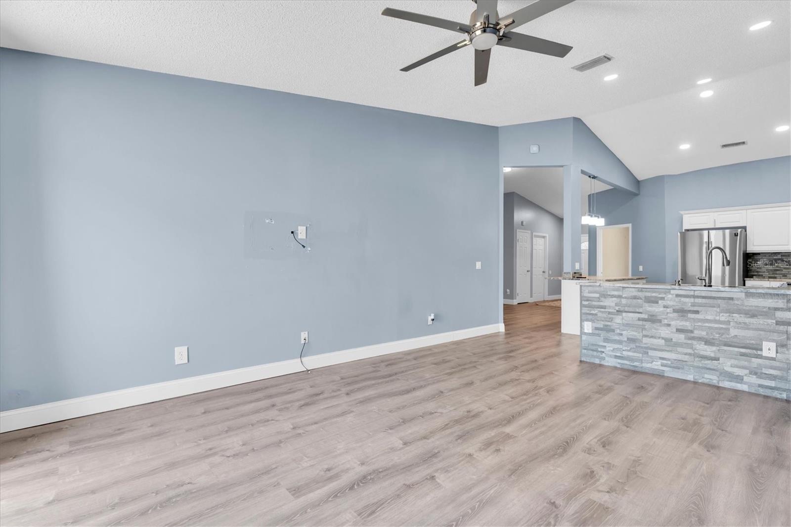 9735 CYPRESS SHADOW AVE, TAMPA, FL, 33647