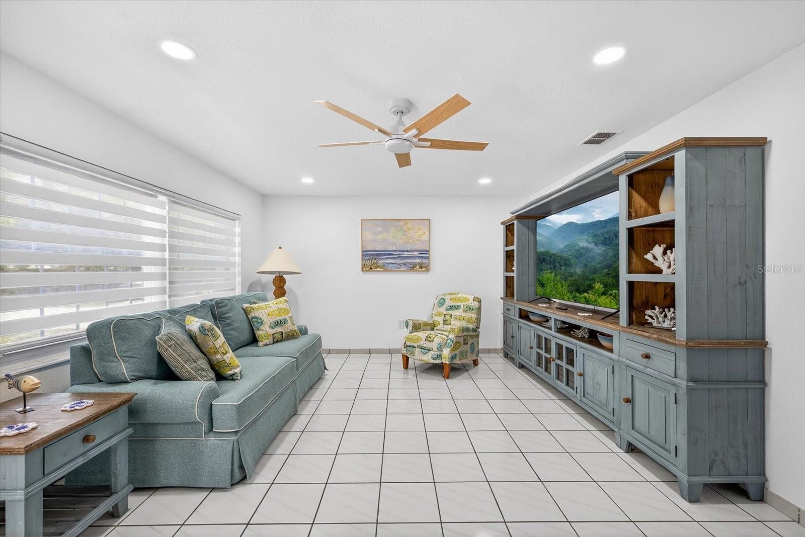 8902 N HAMNER AVE, TAMPA, FL, 33604