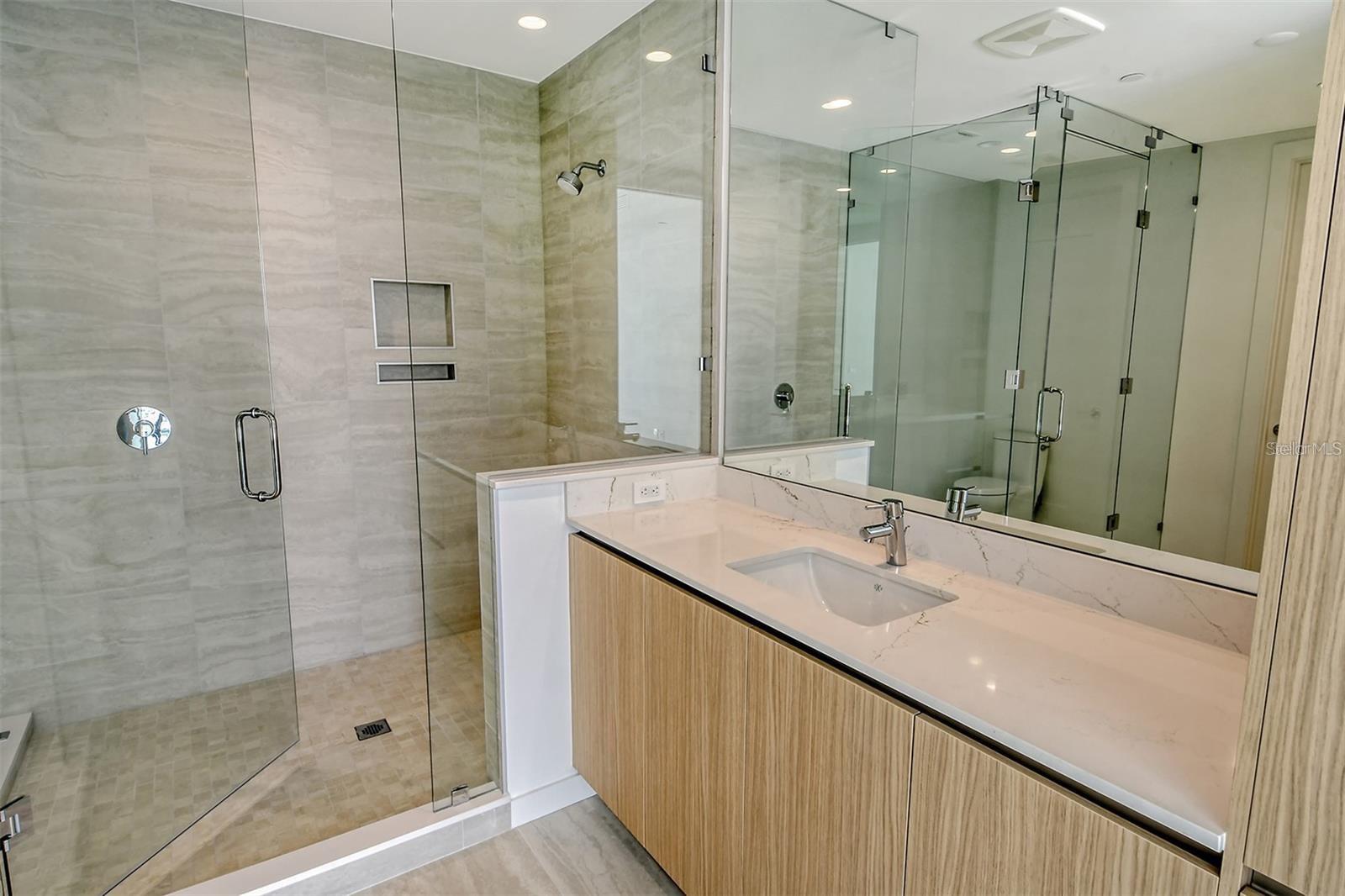 301 QUAY COMMONS #1011, SARASOTA, FL, 34236