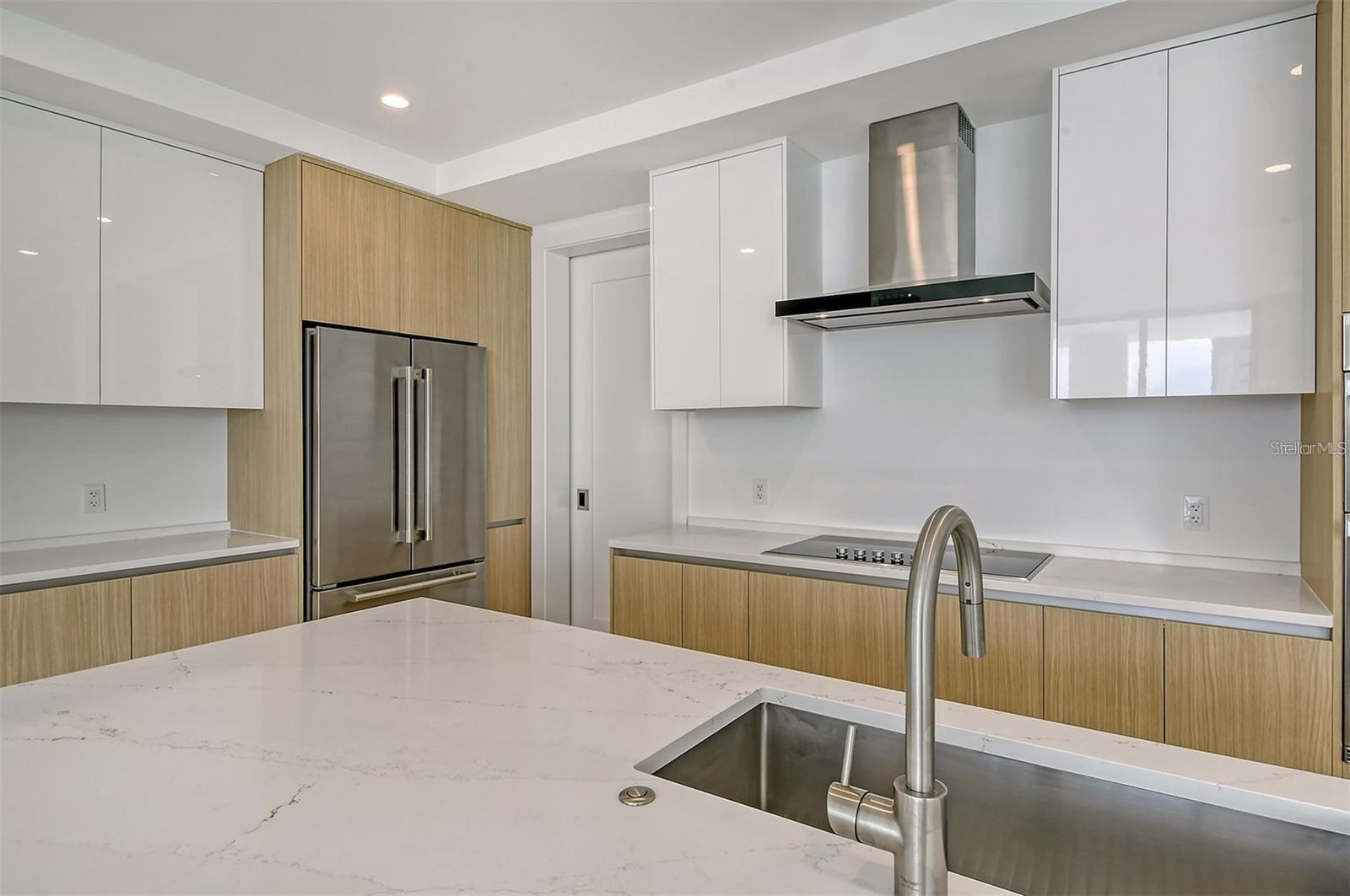 301 QUAY COMMONS #1011, SARASOTA, FL, 34236
