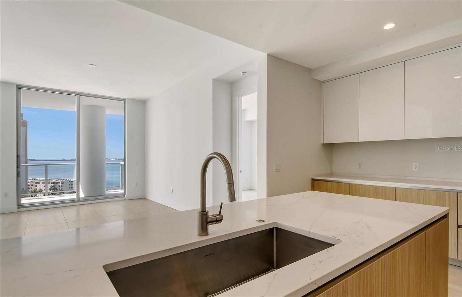 301 QUAY COMMONS #1011, SARASOTA, FL, 34236