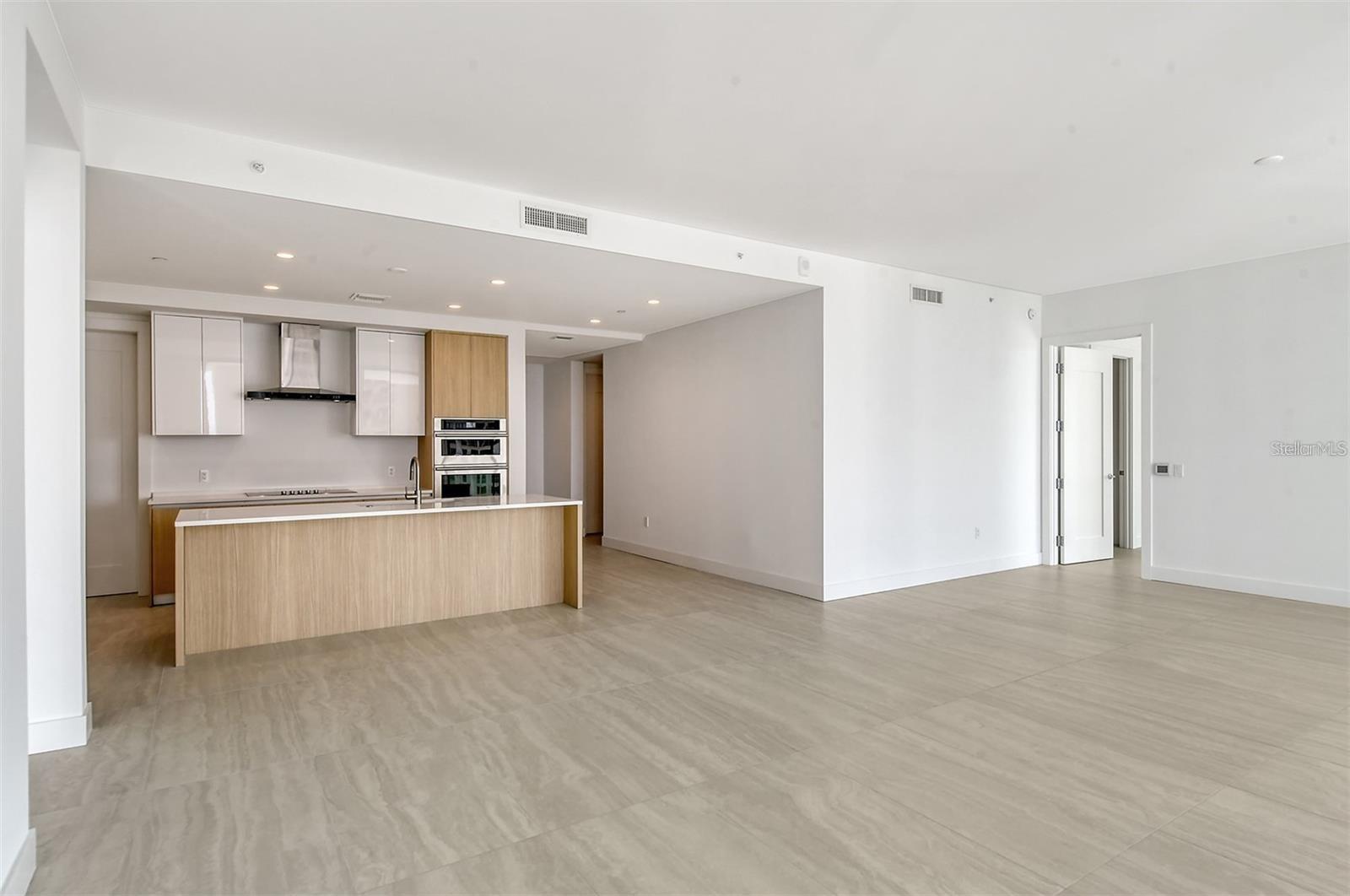 301 QUAY COMMONS #1011, SARASOTA, FL, 34236