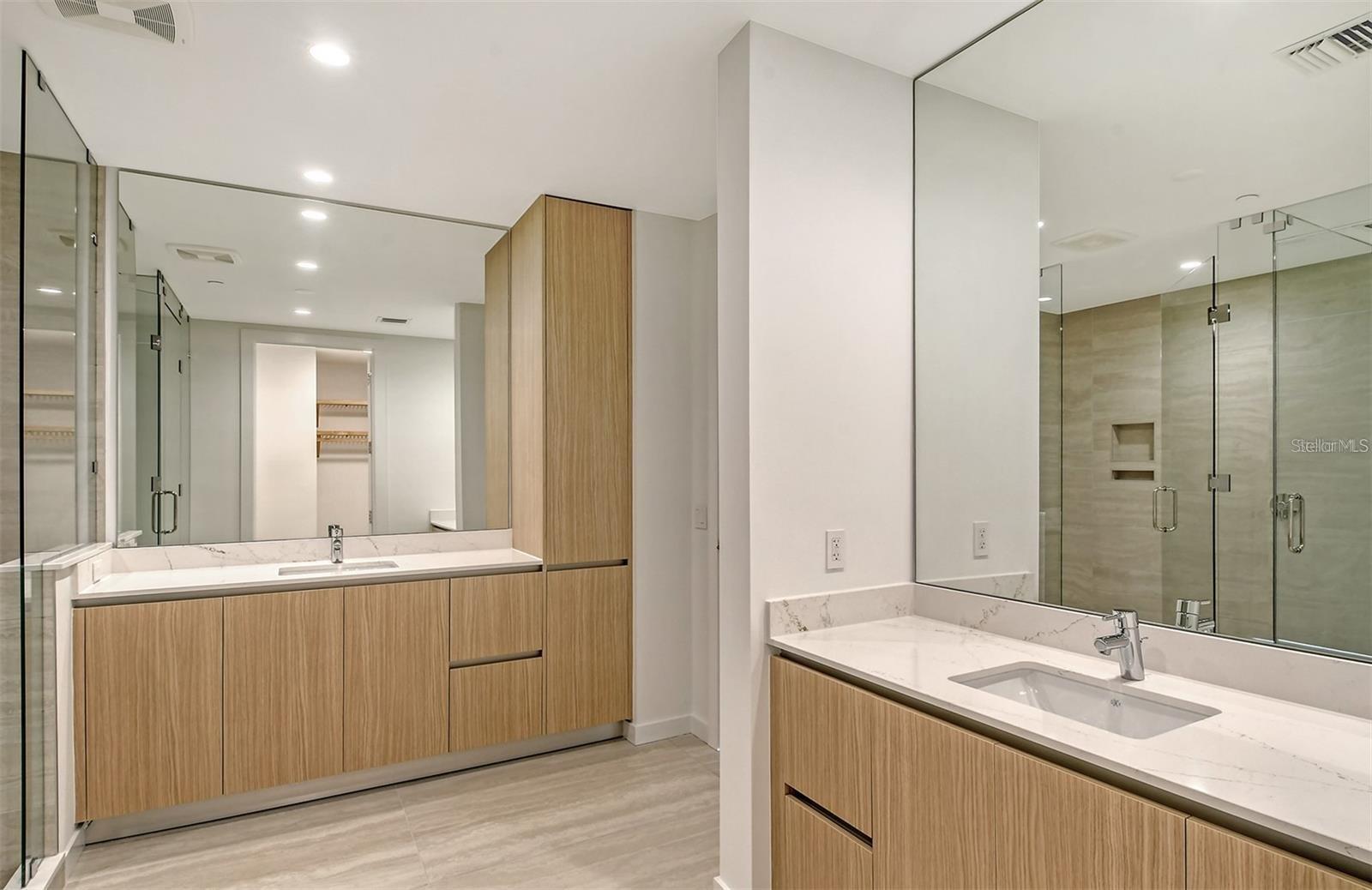 301 QUAY COMMONS #1011, SARASOTA, FL, 34236