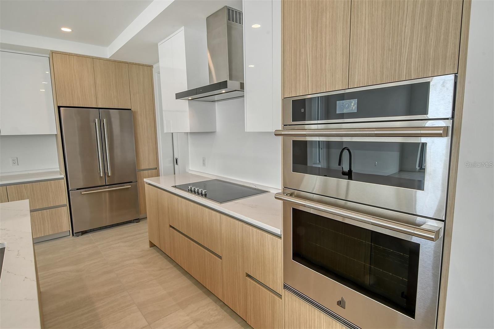 301 QUAY COMMONS #1011, SARASOTA, FL, 34236