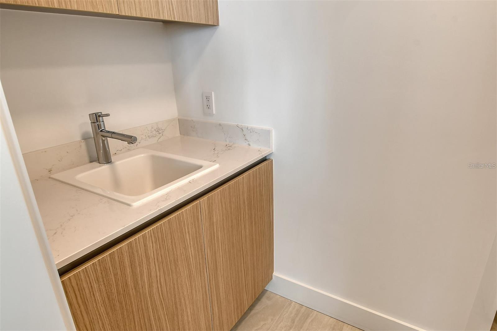 301 QUAY COMMONS #1011, SARASOTA, FL, 34236