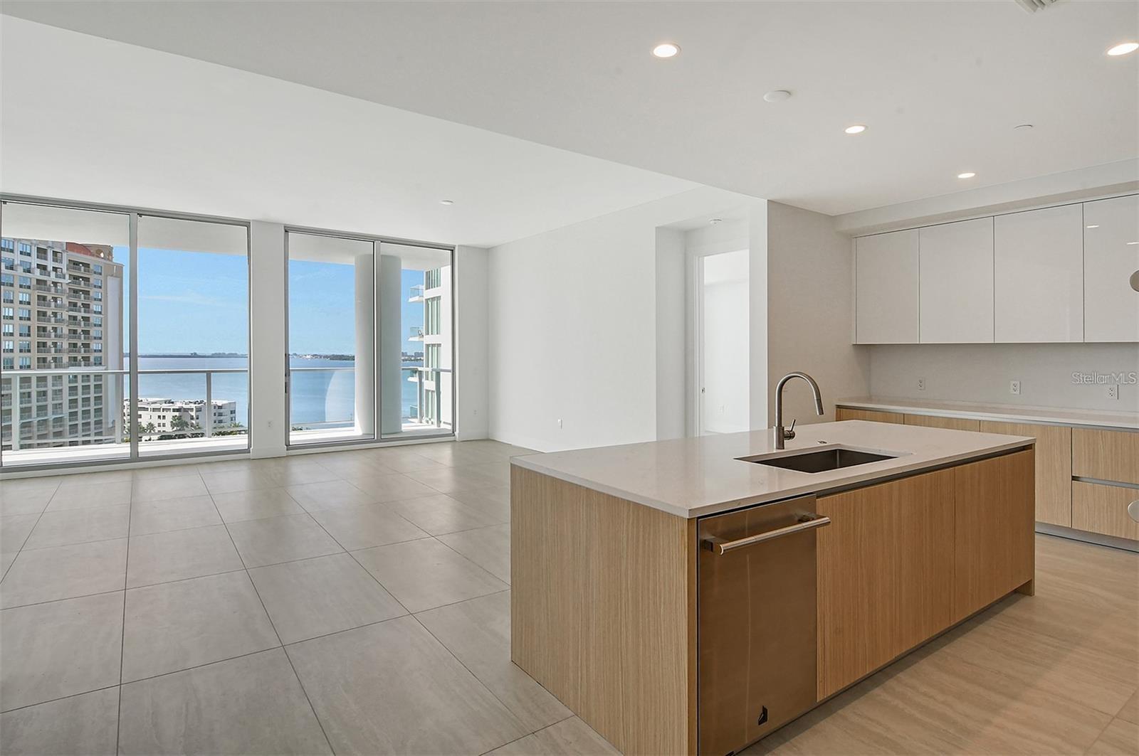 301 QUAY COMMONS #1011, SARASOTA, FL, 34236