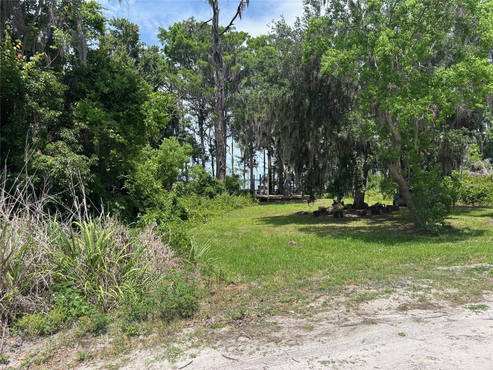 333 RIVIERA DR, CRESCENT CITY, FL, 32112
