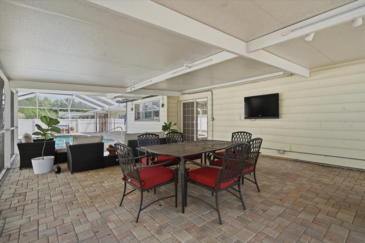 9718 N OREGON AVE, TAMPA, FL, 33612