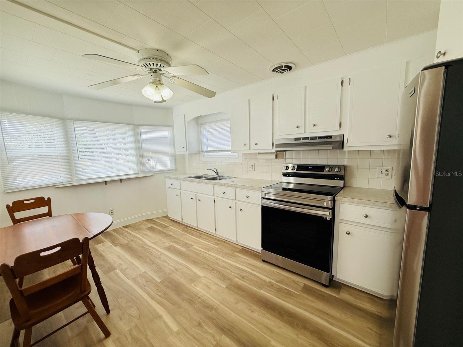 4851 W GANDY BLVD #B7L13, TAMPA, FL, 33611