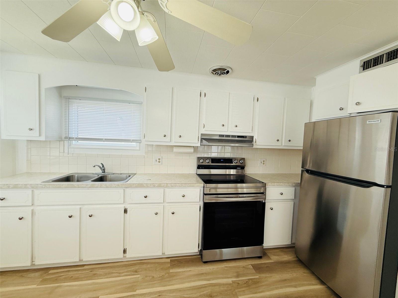 4851 W GANDY BLVD #B7L13, TAMPA, FL, 33611