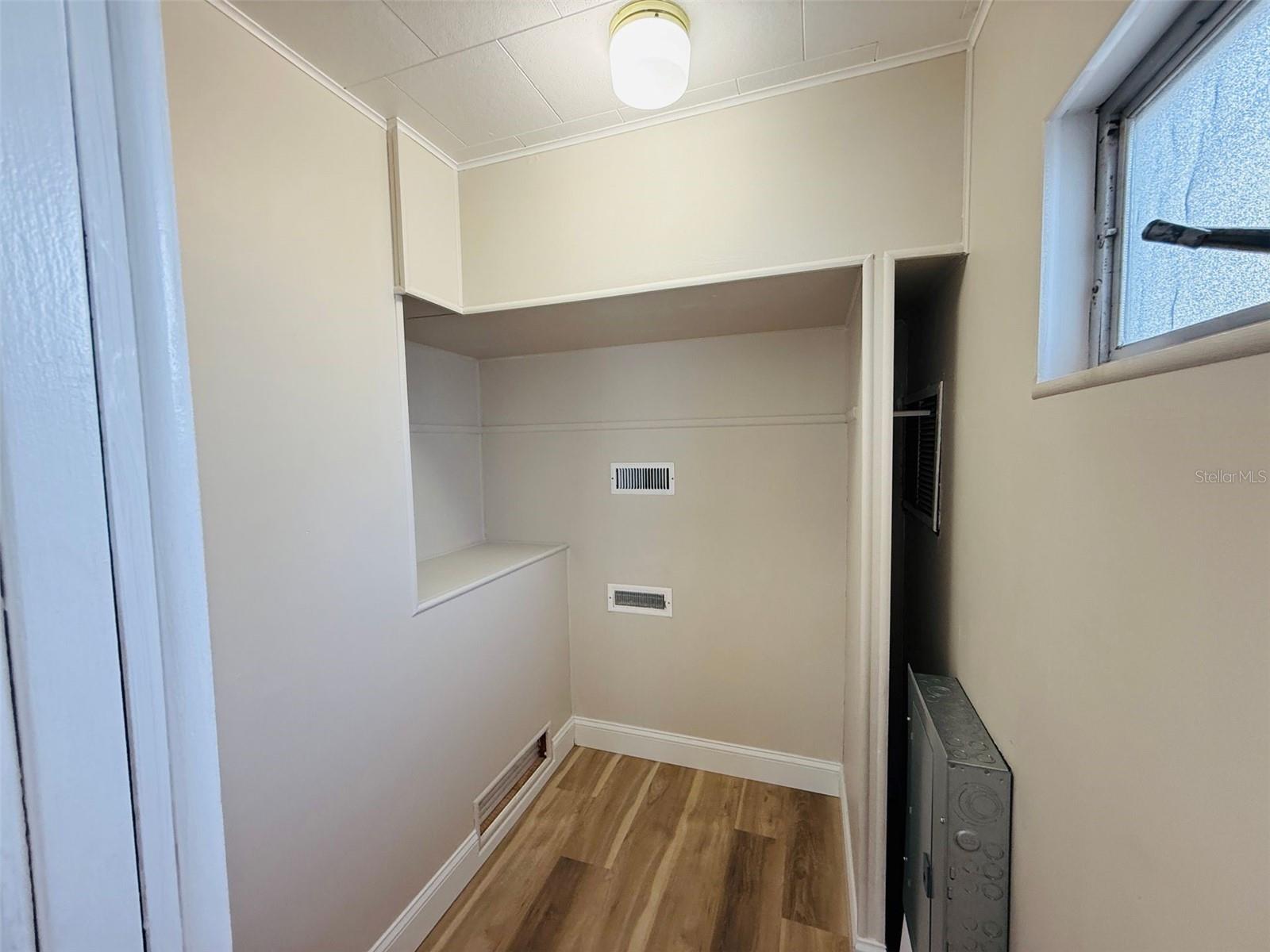 4851 W GANDY BLVD #B7L13, TAMPA, FL, 33611