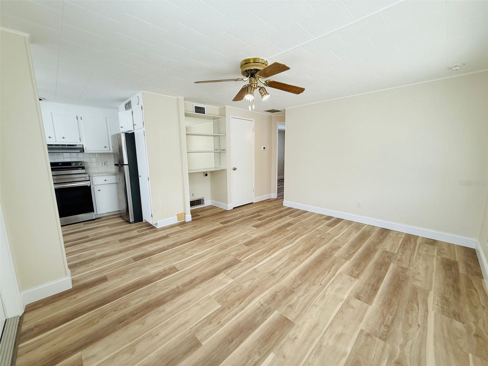 4851 W GANDY BLVD #B7L13, TAMPA, FL, 33611