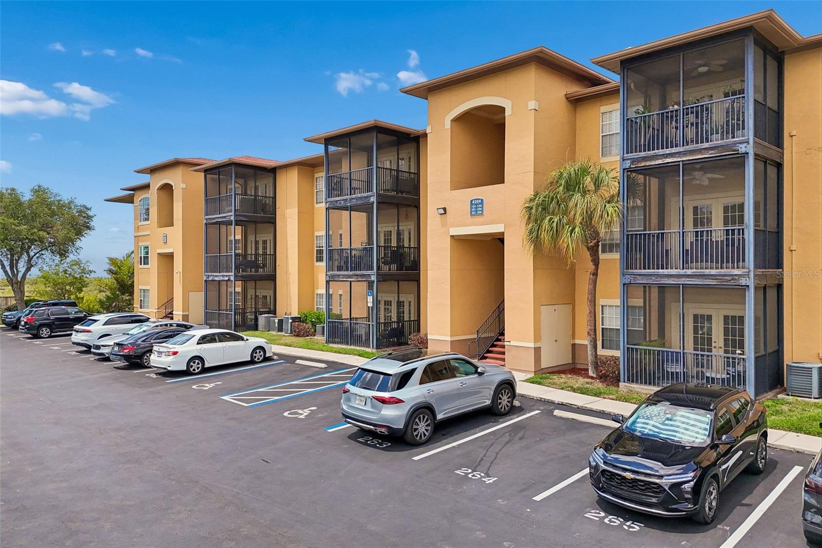 4304 BAYSIDE VILLAGE DR #204, TAMPA, FL, 33615