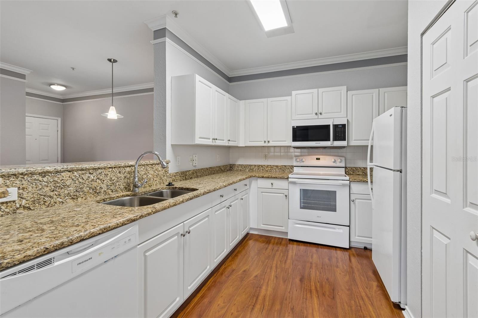 4304 BAYSIDE VILLAGE DR #204, TAMPA, FL, 33615