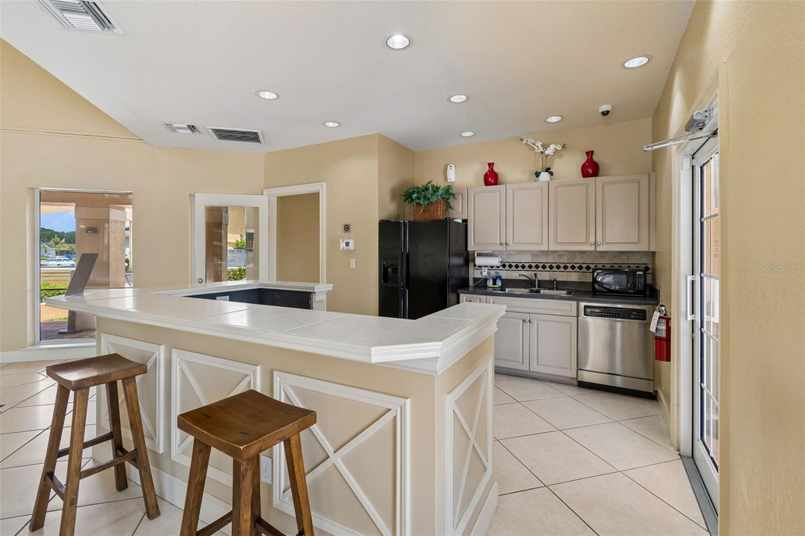 4304 BAYSIDE VILLAGE DR #204, TAMPA, FL, 33615