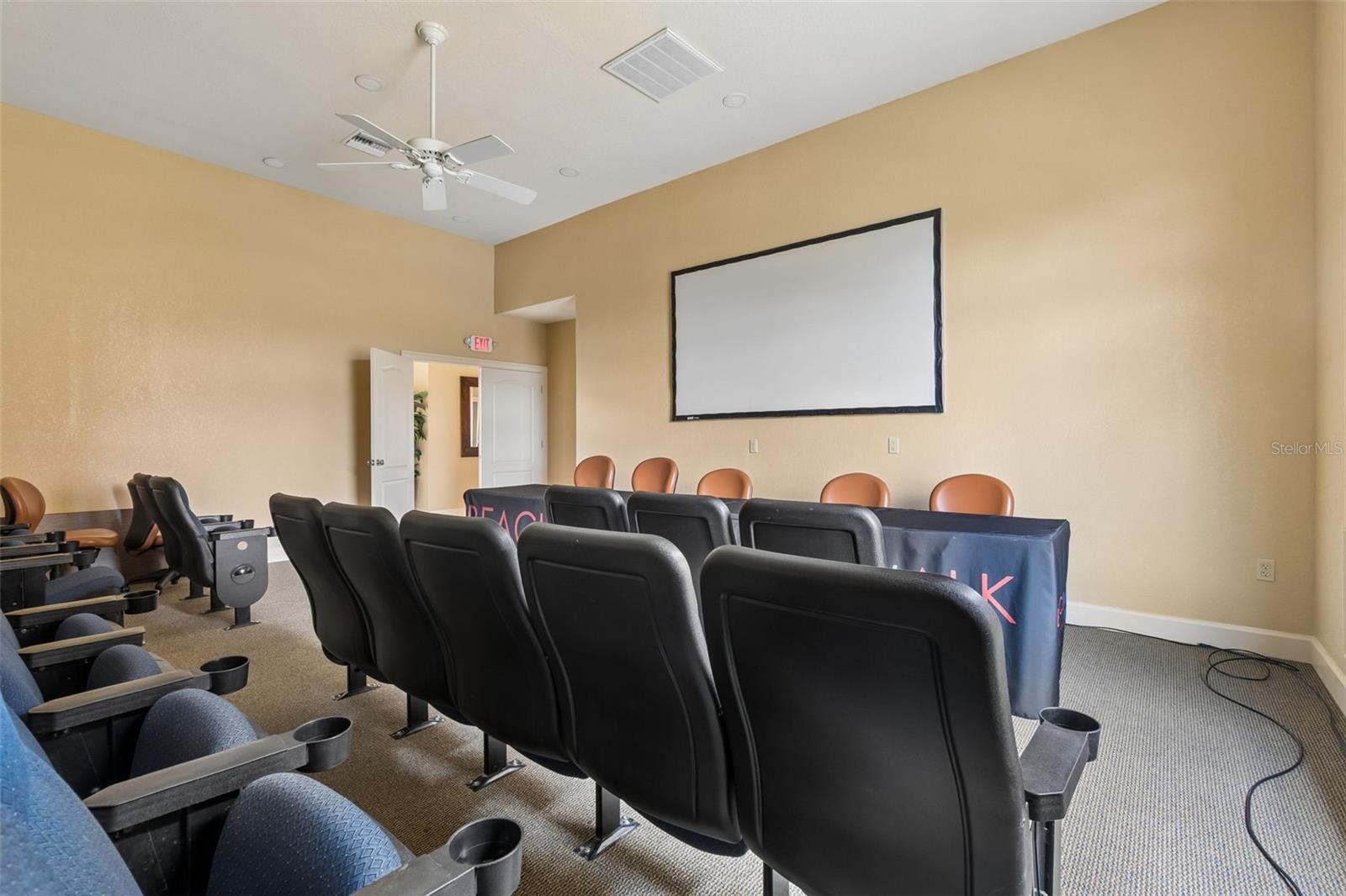 4304 BAYSIDE VILLAGE DR #204, TAMPA, FL, 33615
