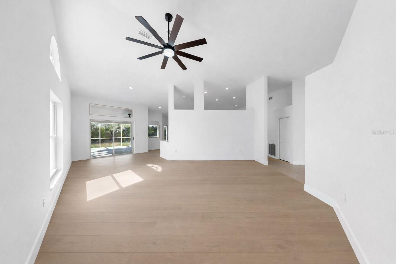 6409 STONE RIVER RD, BRADENTON, FL, 34203