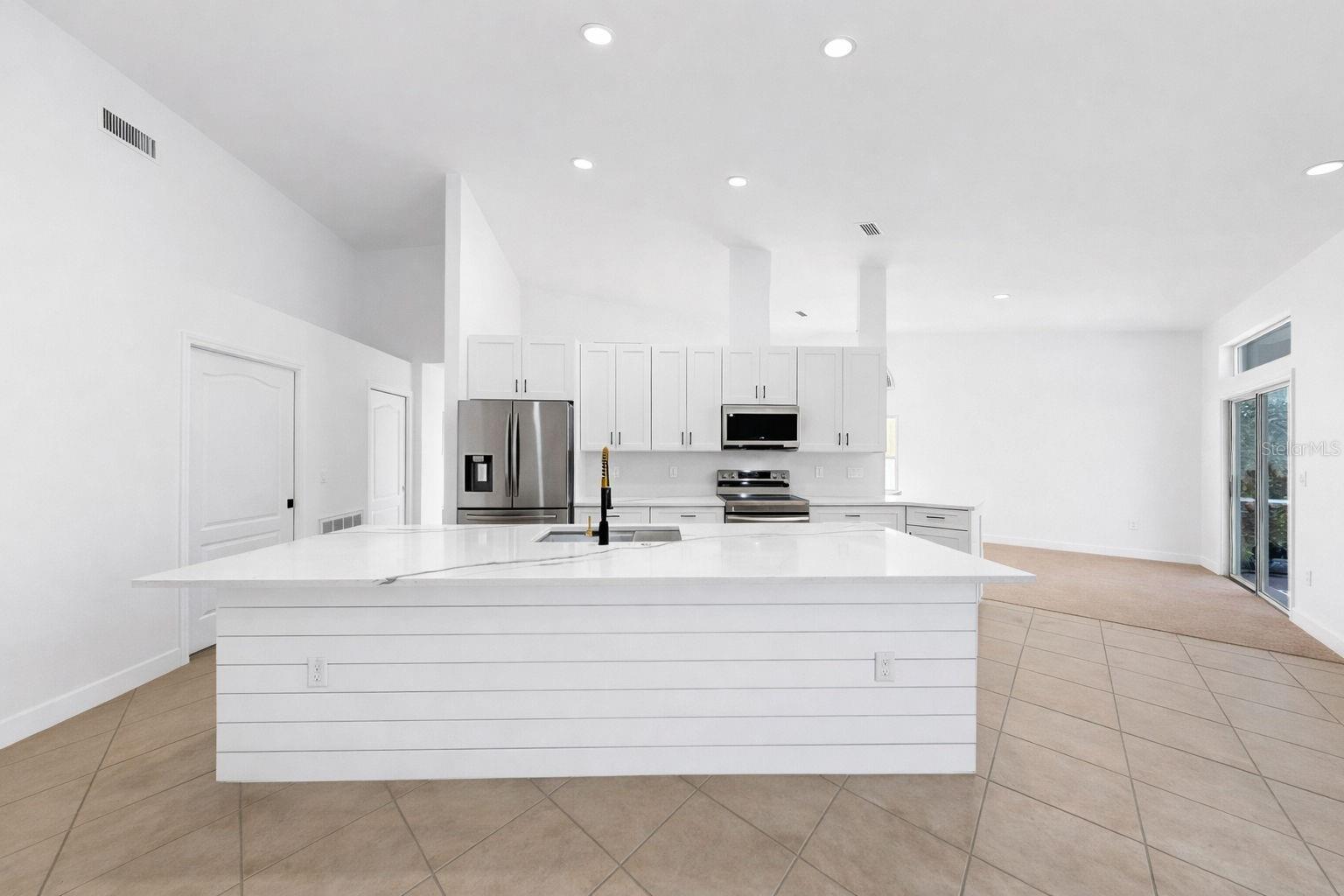 6409 STONE RIVER RD, BRADENTON, FL, 34203