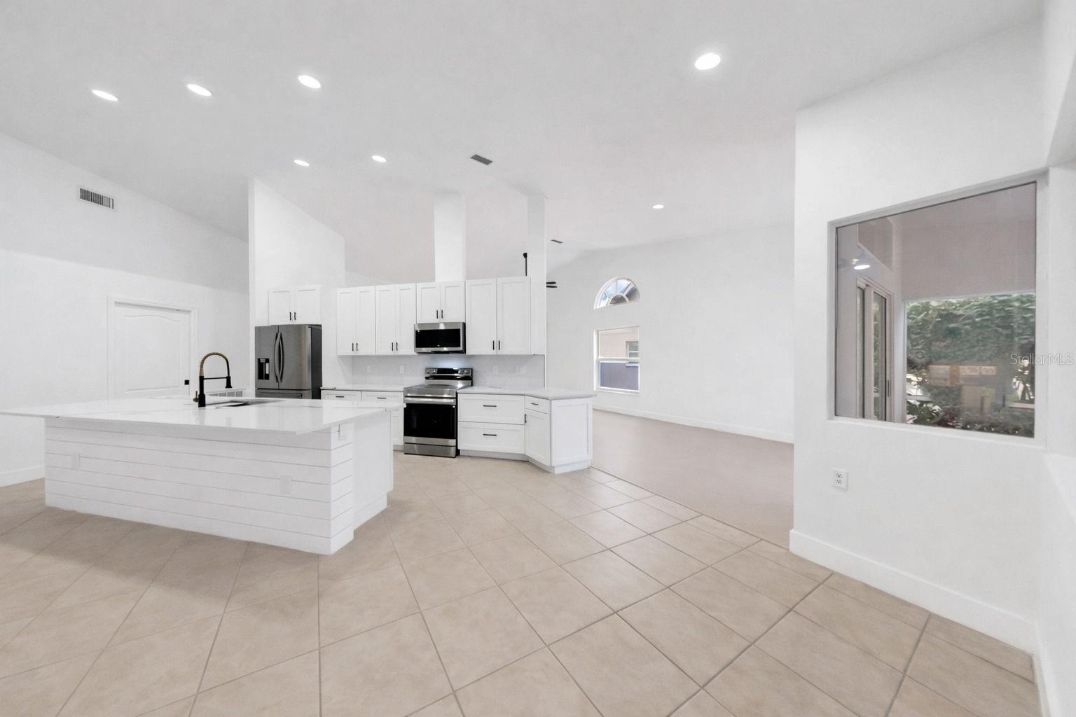 6409 STONE RIVER RD, BRADENTON, FL, 34203