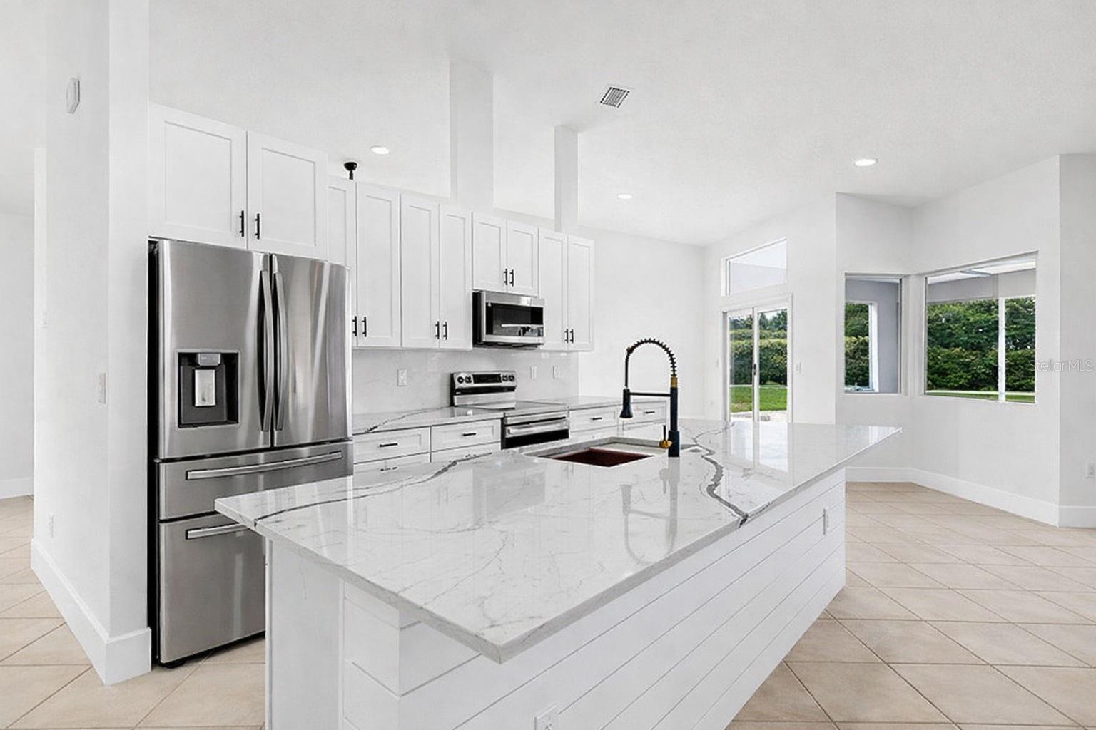 6409 STONE RIVER RD, BRADENTON, FL, 34203