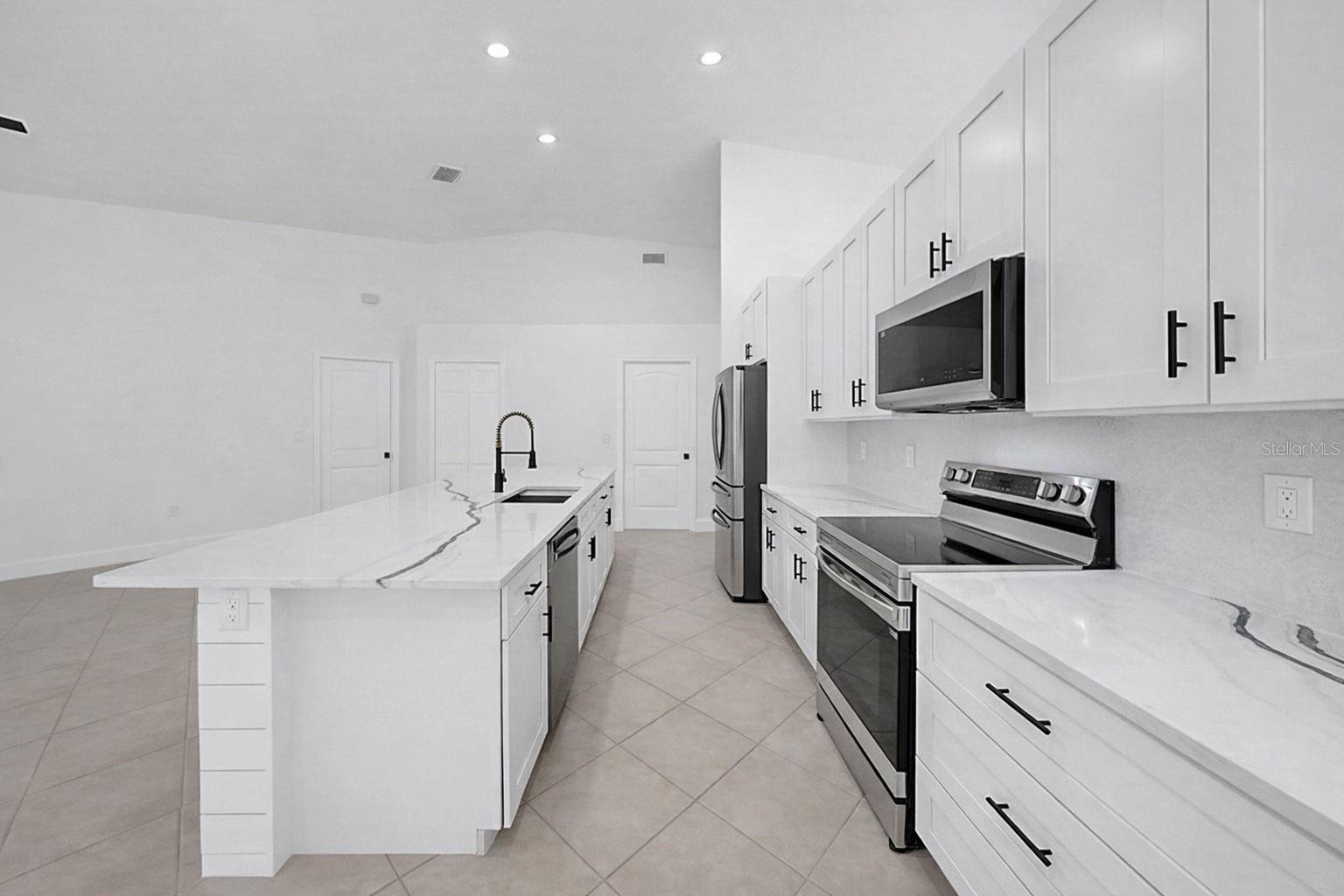 6409 STONE RIVER RD, BRADENTON, FL, 34203