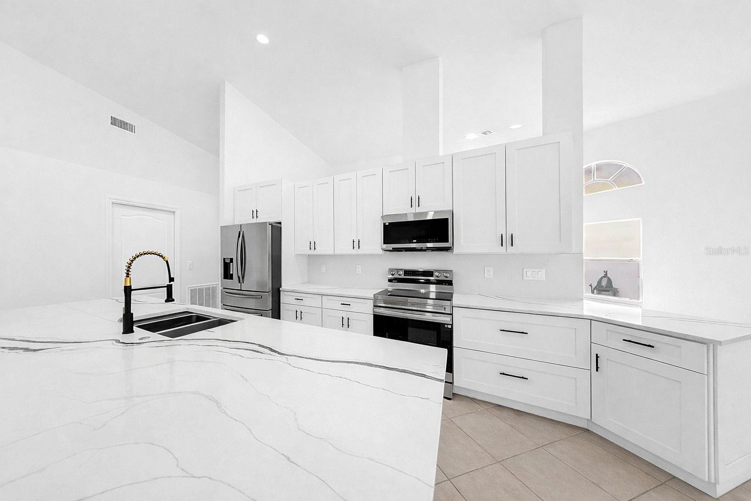 6409 STONE RIVER RD, BRADENTON, FL, 34203