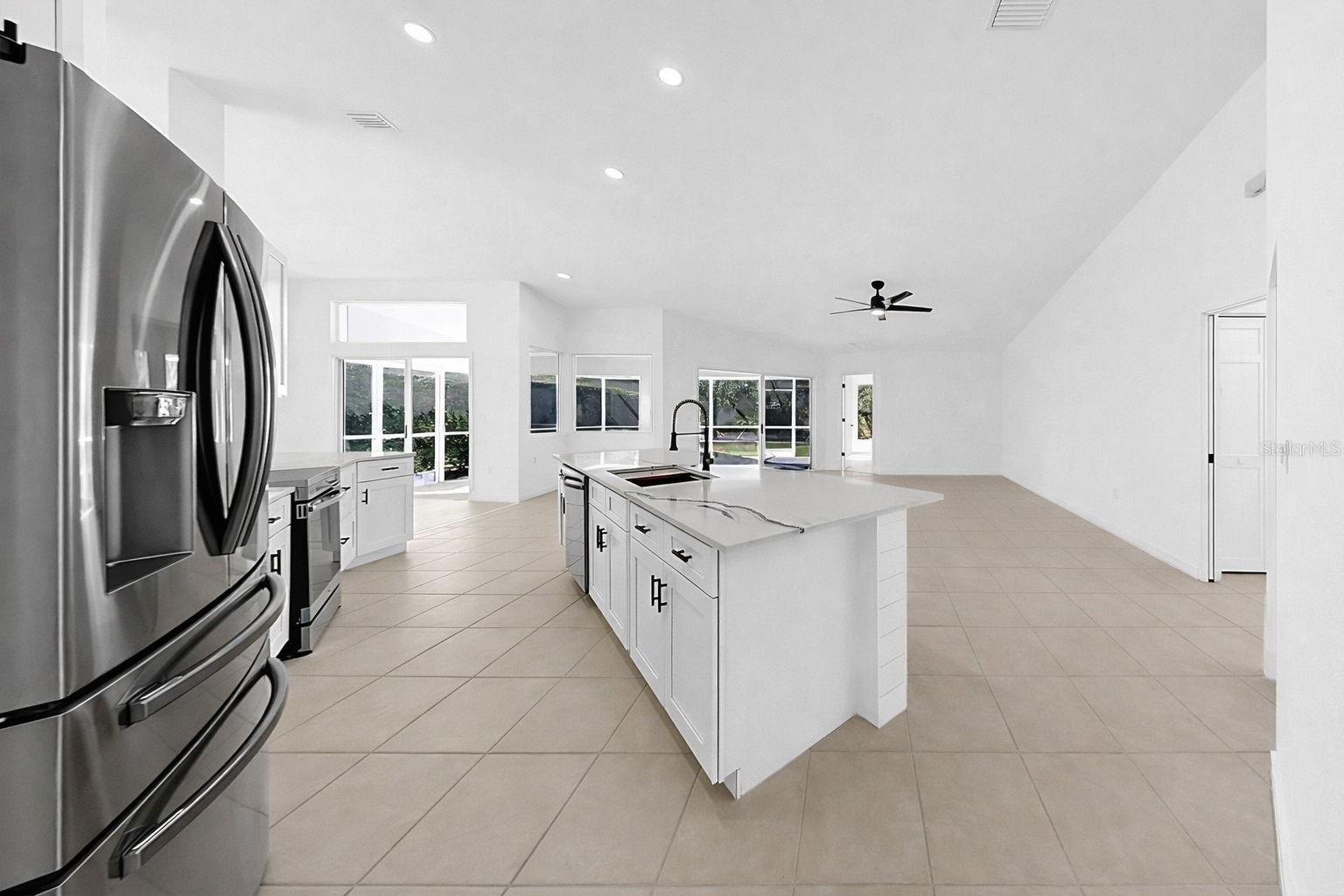 6409 STONE RIVER RD, BRADENTON, FL, 34203