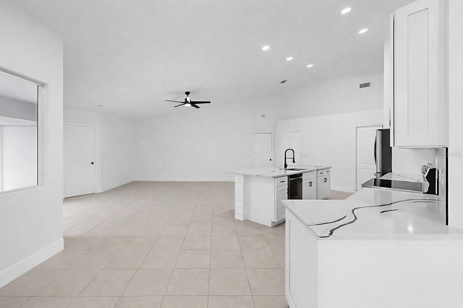 6409 STONE RIVER RD, BRADENTON, FL, 34203