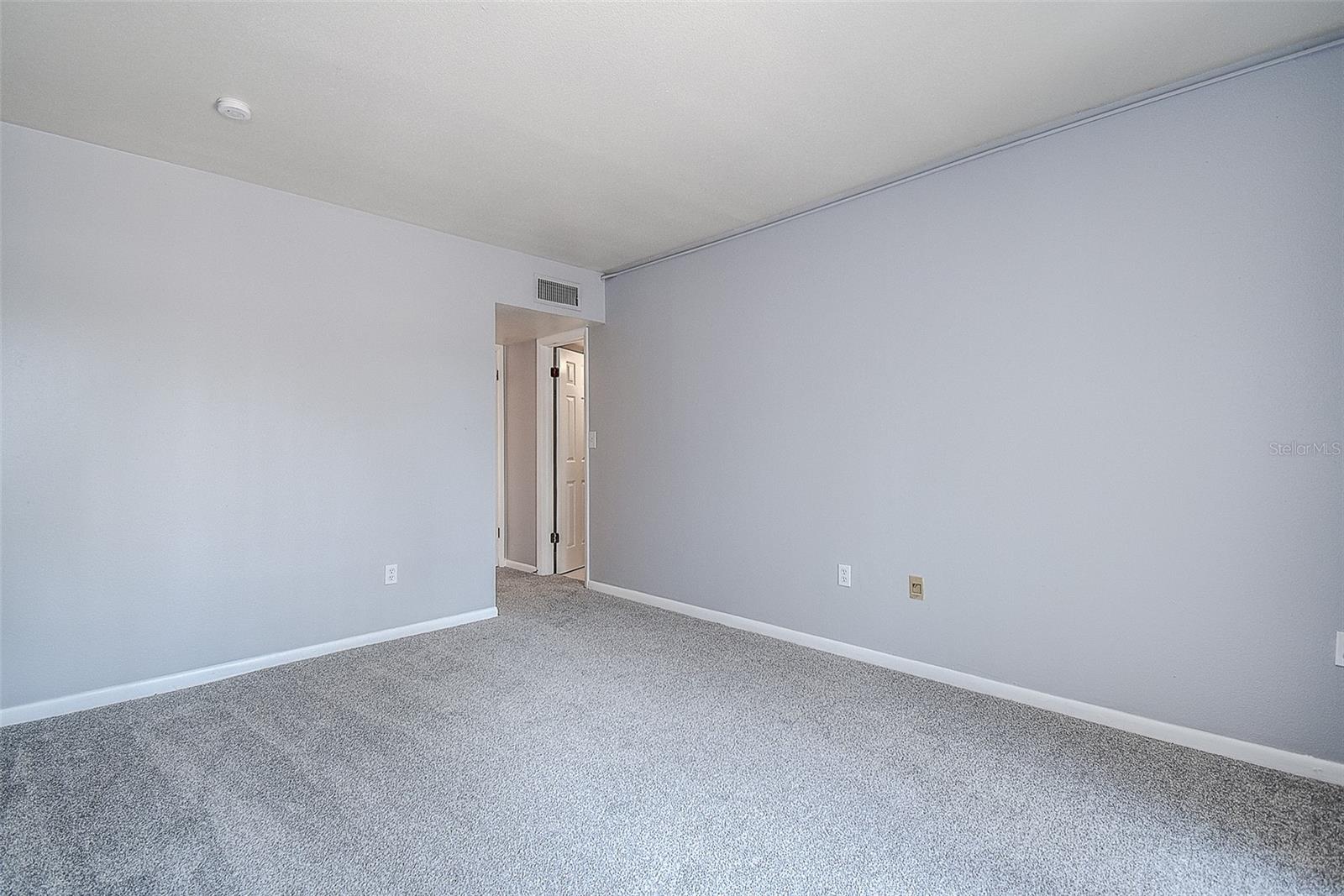 860 S VILLAGE DR N #106, ST PETERSBURG, FL, 33716