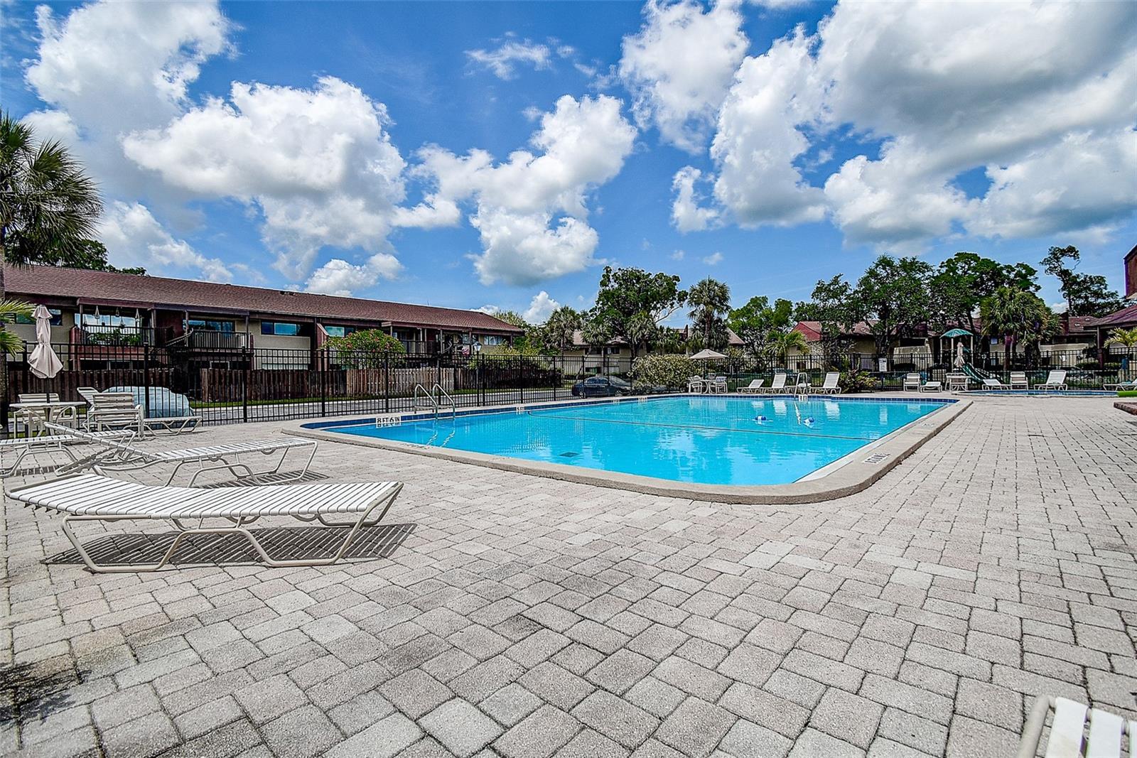 860 S VILLAGE DR N #106, ST PETERSBURG, FL, 33716