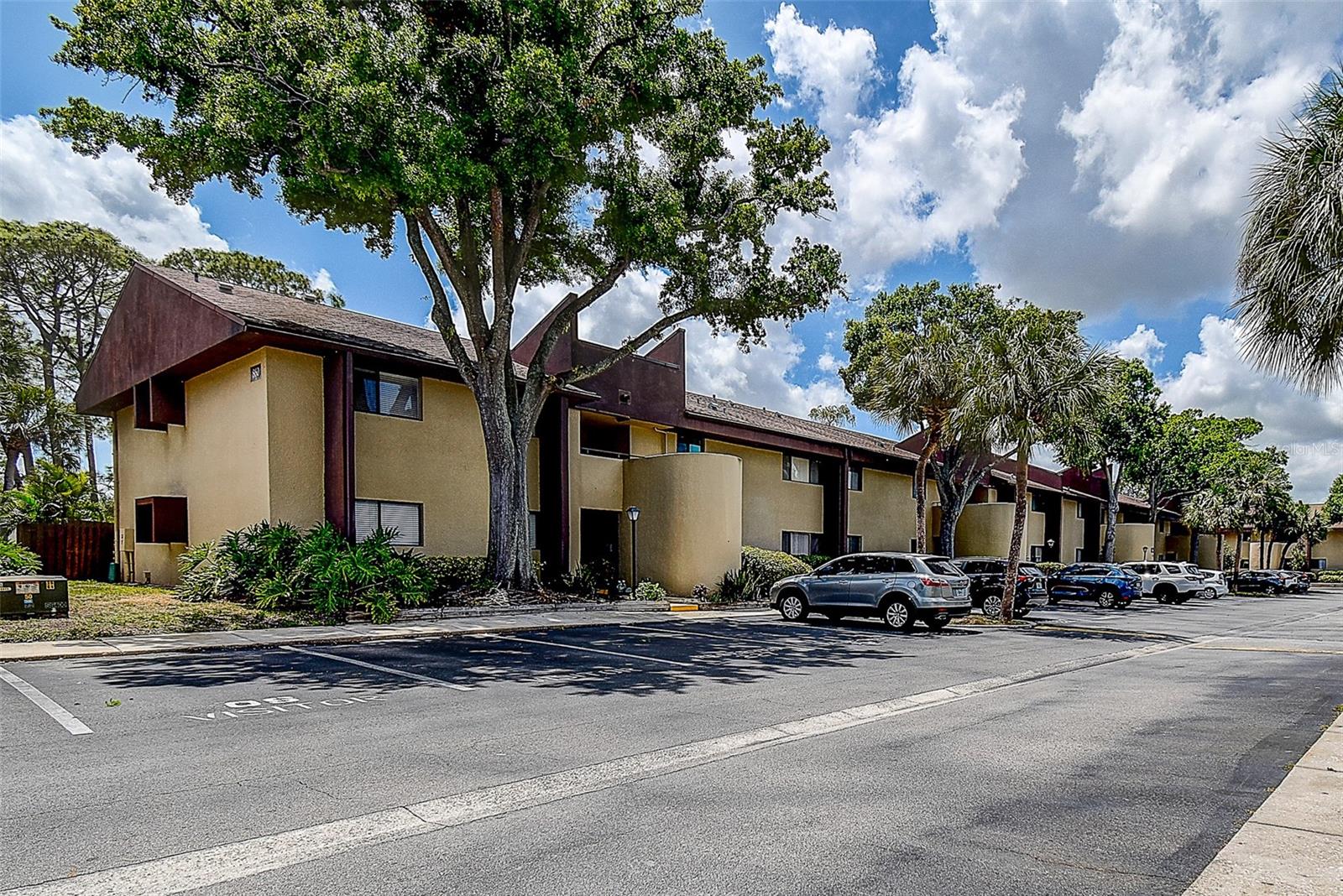 860 S VILLAGE DR N #106, ST PETERSBURG, FL, 33716