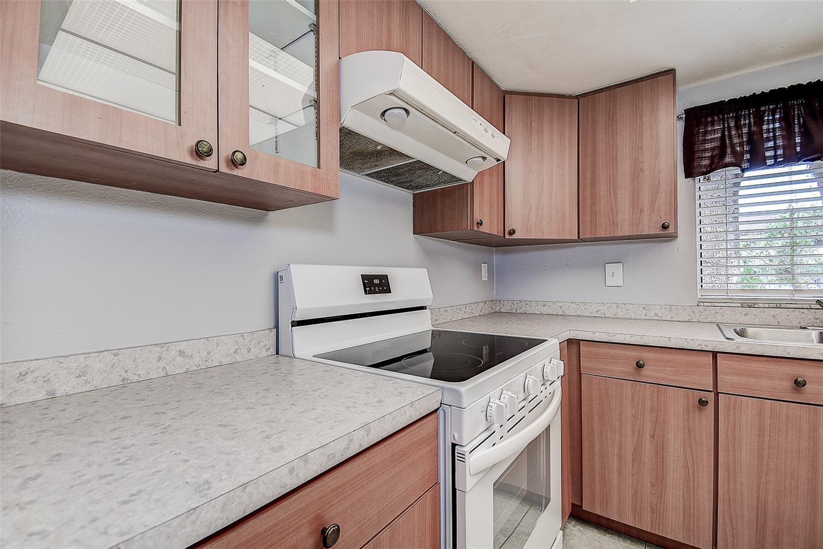 860 S VILLAGE DR N #106, ST PETERSBURG, FL, 33716