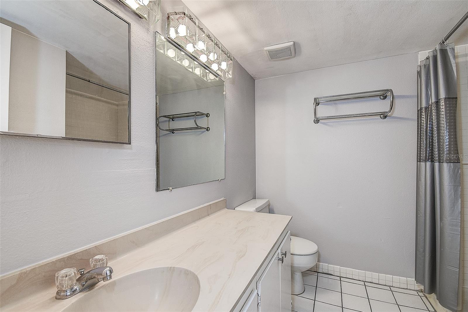860 S VILLAGE DR N #106, ST PETERSBURG, FL, 33716