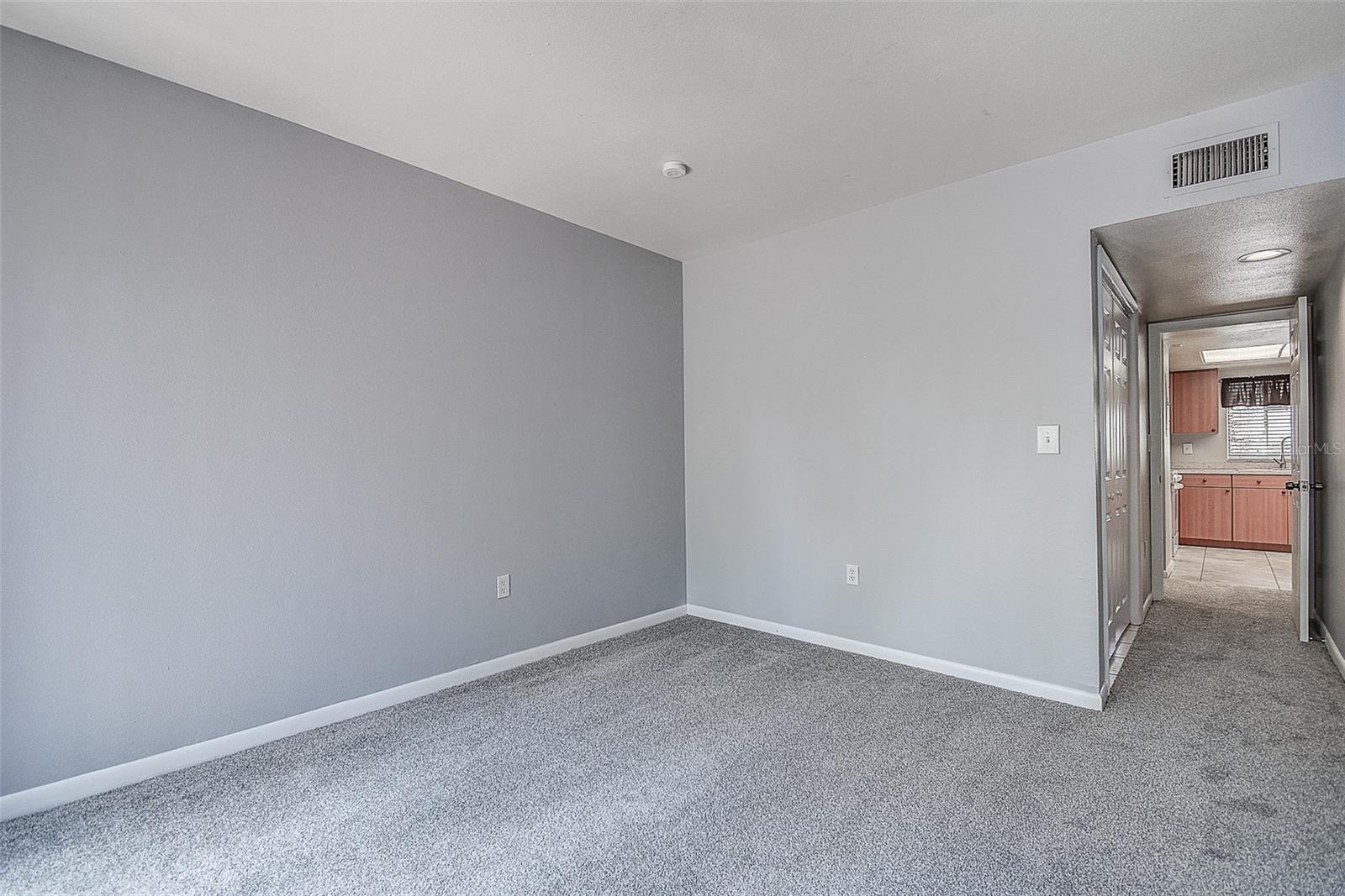 860 S VILLAGE DR N #106, ST PETERSBURG, FL, 33716