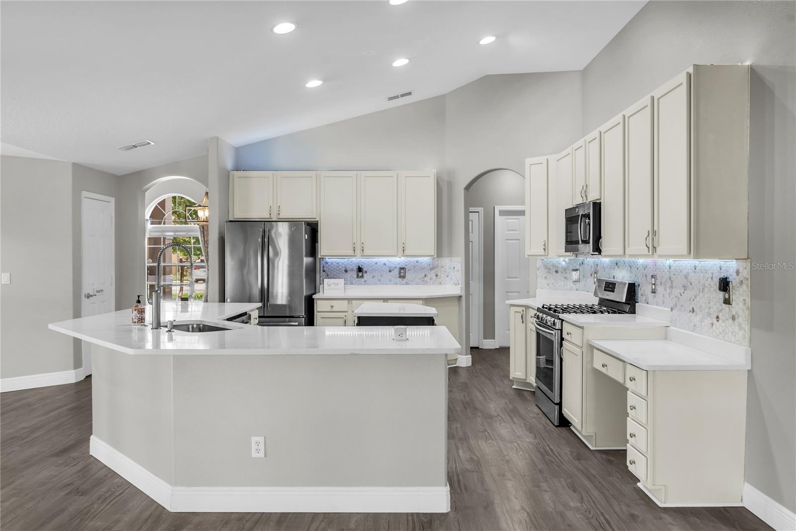 2466 HOLLY BERRY CIR, CLERMONT, FL, 34711
