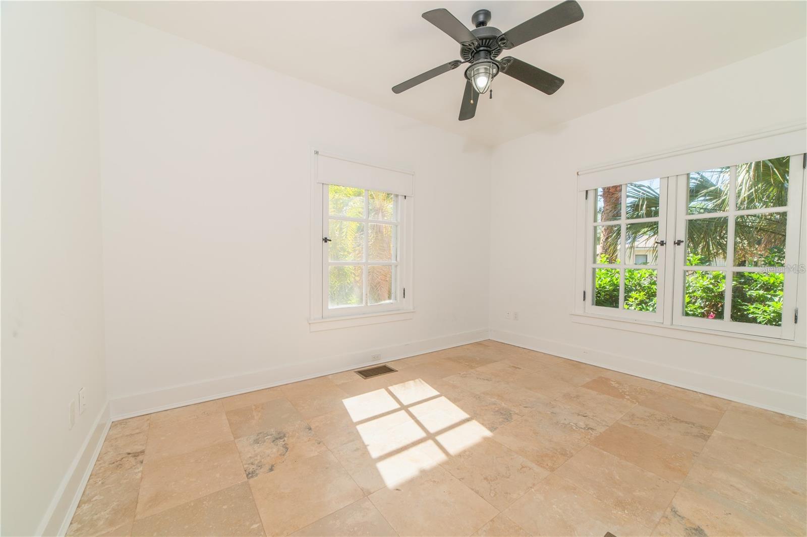 533 S CENTER ST, EUSTIS, FL, 32726