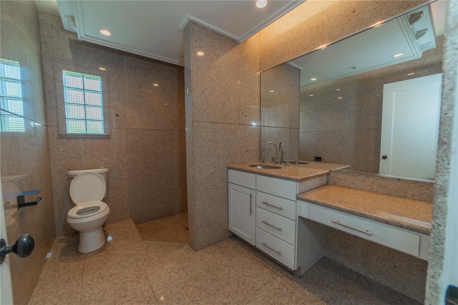 533 S CENTER ST, EUSTIS, FL, 32726