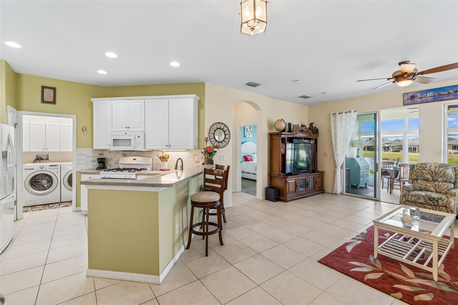 2011 SIFIELD GREENS WAY #2011, SUN CITY CENTER, FL, 33573