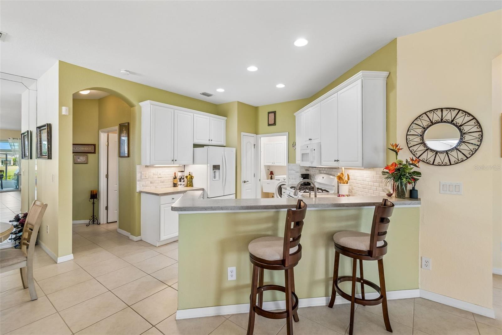 2011 SIFIELD GREENS WAY #2011, SUN CITY CENTER, FL, 33573