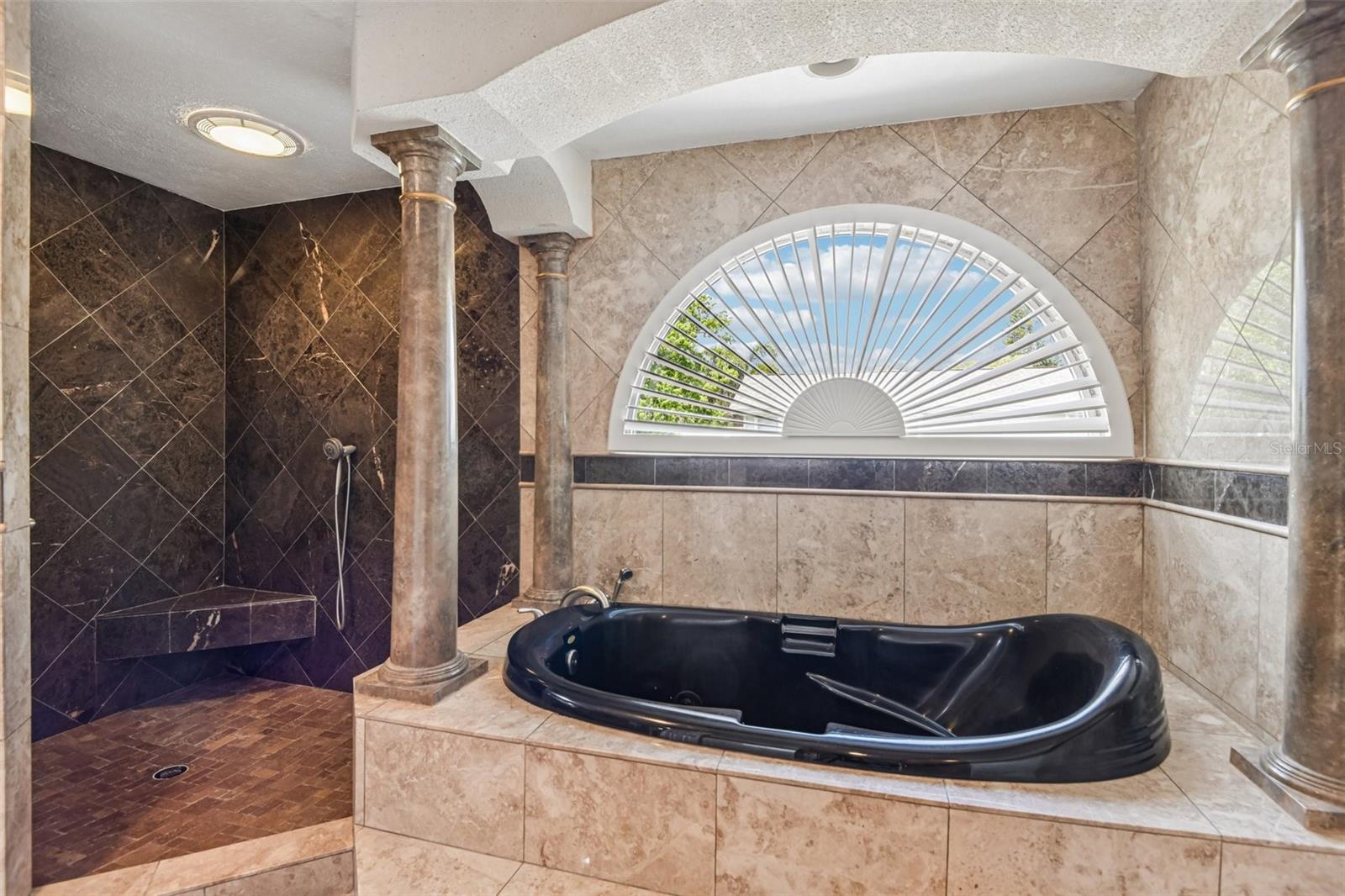 3157 N CANAL DR, PALM HARBOR, FL, 34684
