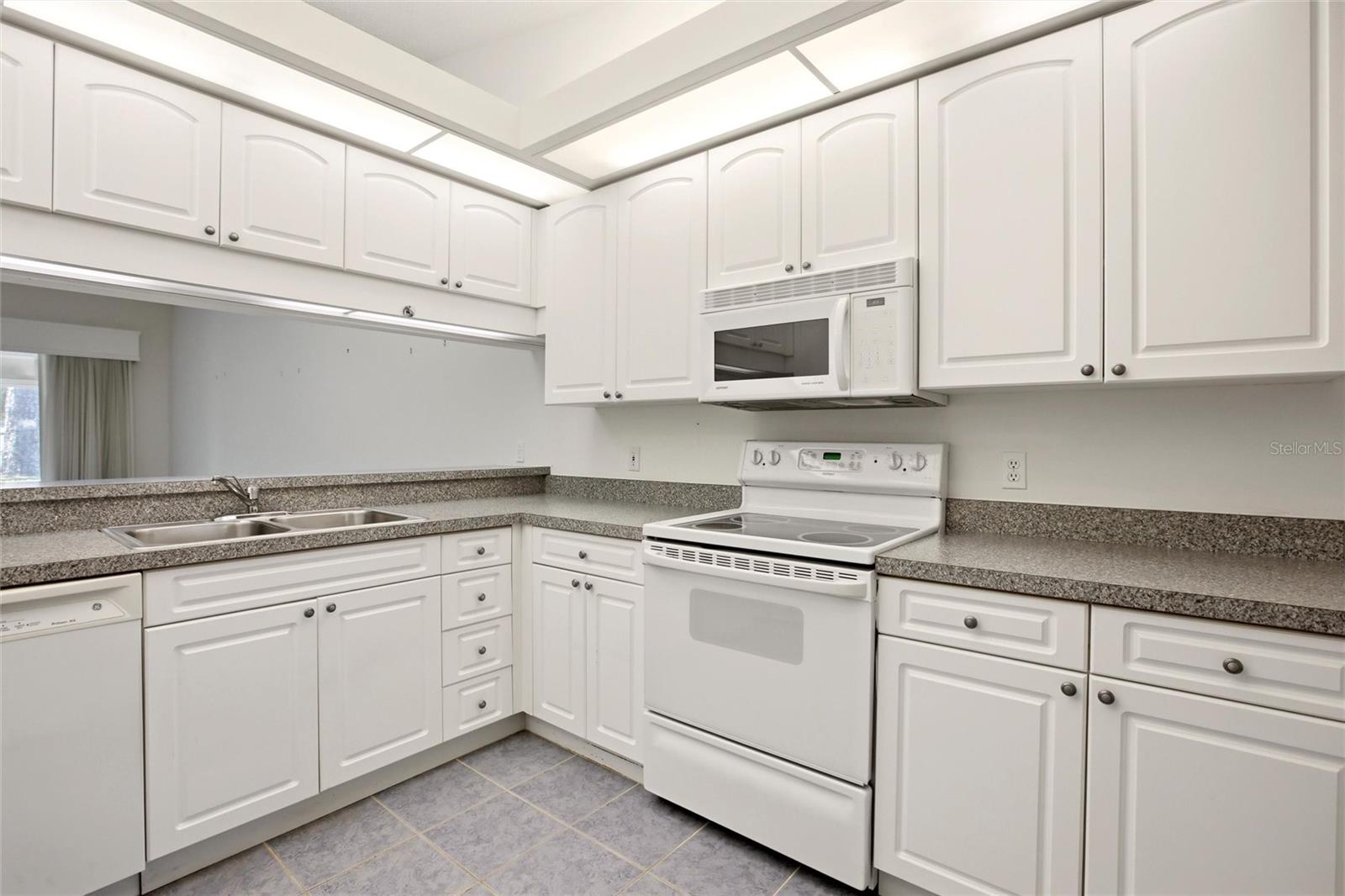 5576 COUNTRY CLUB WAY #5576, SARASOTA, FL, 34243