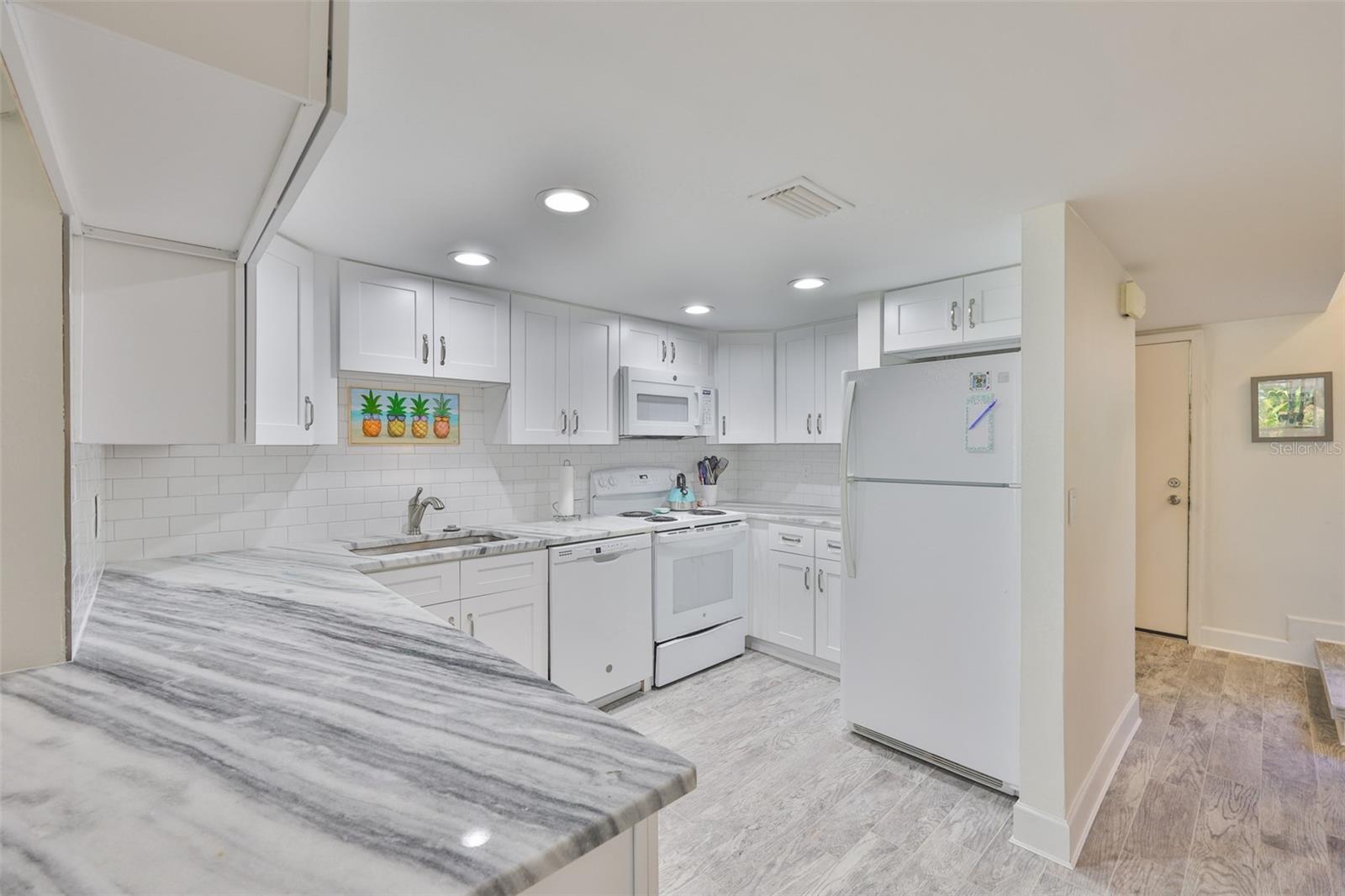 1028 APOLLO BEACH BLVD #8, APOLLO BEACH, FL, 33572