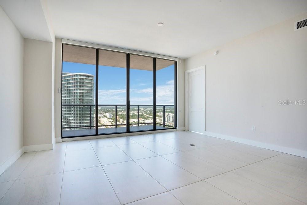 275 1ST AVE S #3808, ST PETERSBURG, FL, 33701