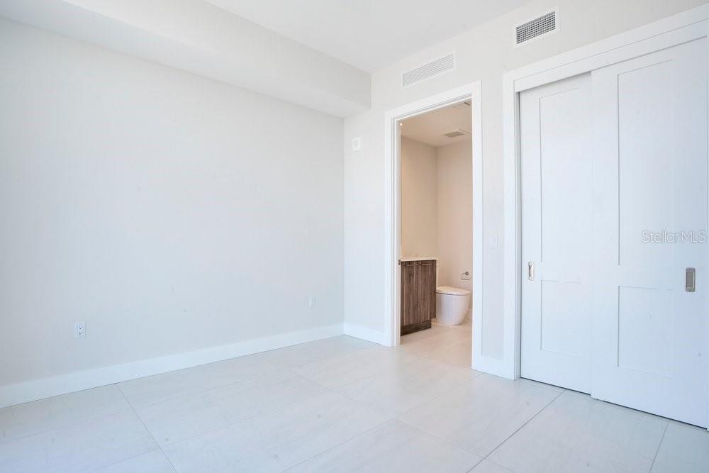 275 1ST AVE S #3808, ST PETERSBURG, FL, 33701