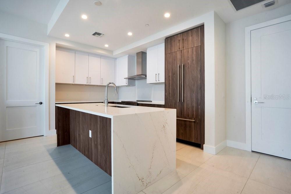 275 1ST AVE S #3808, ST PETERSBURG, FL, 33701