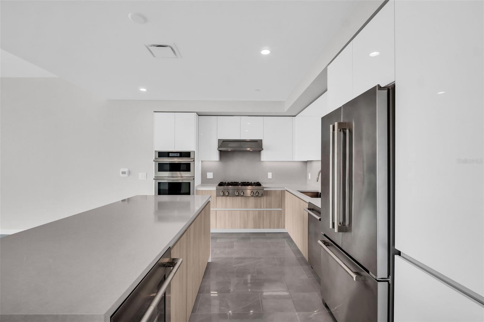 400 CENTRAL AVE #3002, ST PETERSBURG, FL, 33701