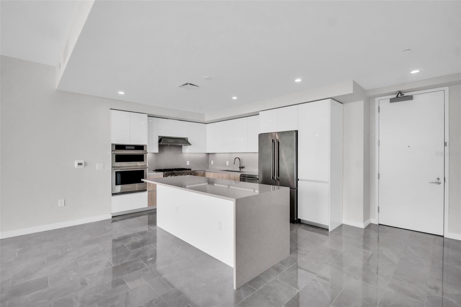 400 CENTRAL AVE #3002, ST PETERSBURG, FL, 33701