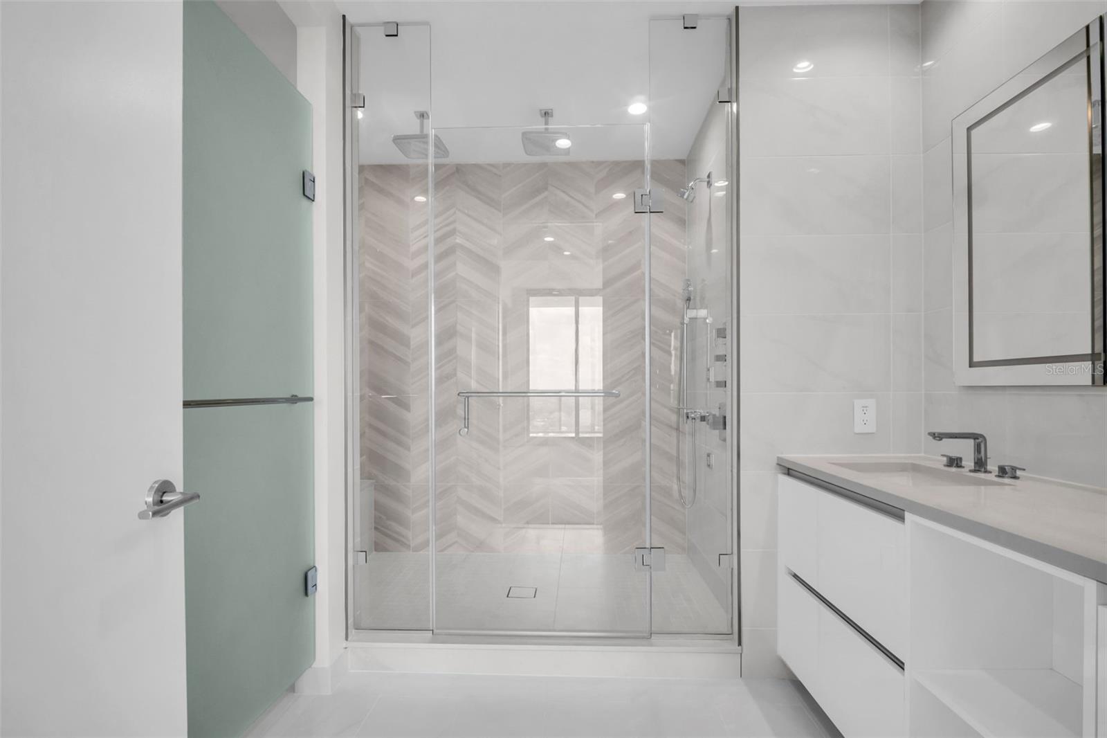400 CENTRAL AVE #3002, ST PETERSBURG, FL, 33701