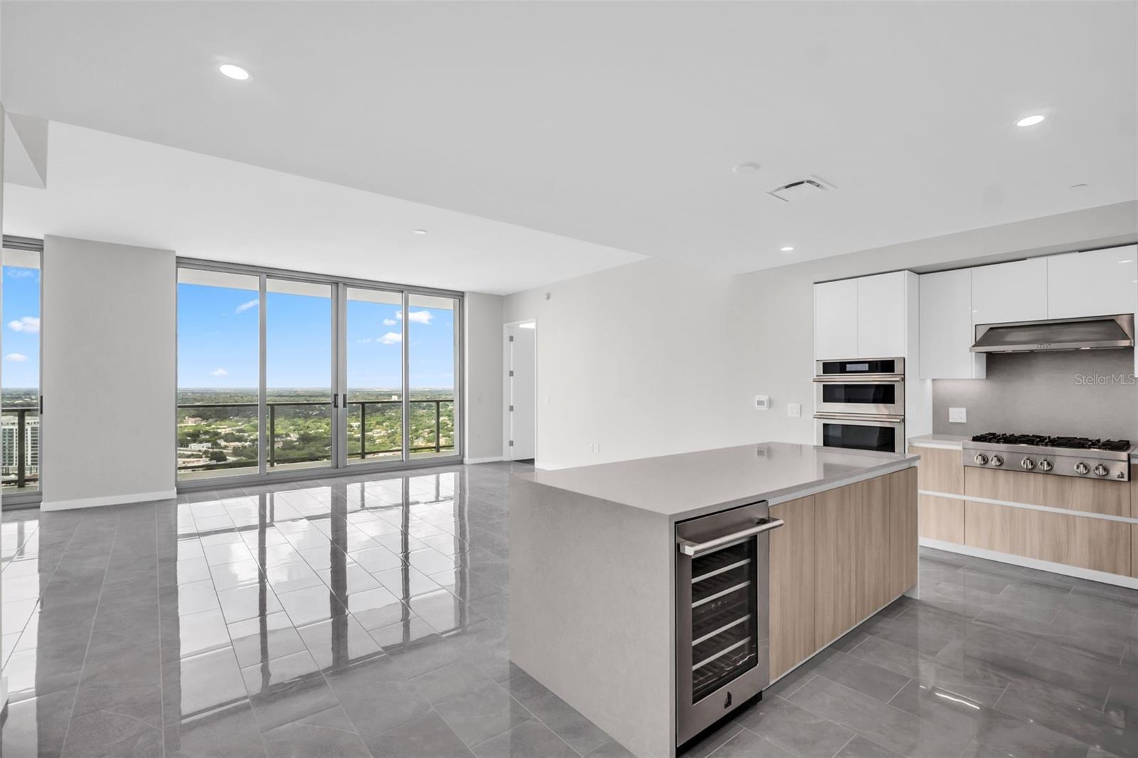 400 CENTRAL AVE #3002, ST PETERSBURG, FL, 33701